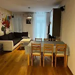 Porec, Tolle 3 Zi-Whg, Sehr Zentral, Top Zustand! Mit Internet Und W-Lan!
