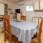 1 Bedroom Lovely Apartment In Pula