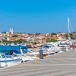 2 Bedroom Gorgeous Apartment In Medulin