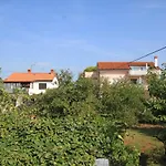 Apartments With A Parking Space Umag - 7124