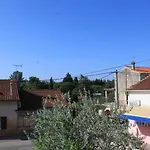 Studio Basanija 7148A