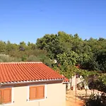 Apartments With A Parking Space Fazana - 7281