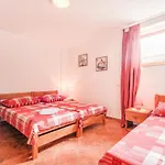 Apartments With A Parking Space Fazana - 7207