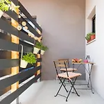 Studio Apartment Les - 4 Min Walk From Amphiteatre