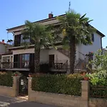Apartments With A Parking Space Umag - 7666