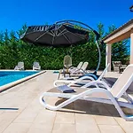 Villa Moki Mit Privatem Beheizbarem Pool