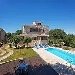 Villa Mulberry