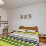 Apartments Azra