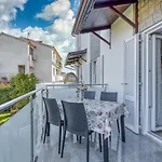 Apartments Azra