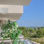 Beautiful Two-Bedroom Seaside Apartment In Premantura