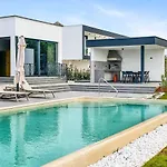 Villa Nura