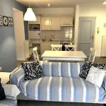 Stella Deluxe Superior 5 Star Apartment, Your Piece Of Heaven By The Sea & Park, With Sea View