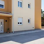 Apartment J&E
