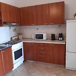 Apartments Mima With Garden
