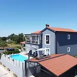Lavanda House With Apartments