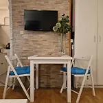 Studio Apartment Limona