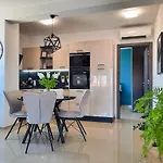Enjoy Pula - New Apt With Terrace And Free Parking Garage