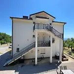 Beautiful Apartment In Ika, Opatija