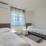 Apartments Medulin 2217