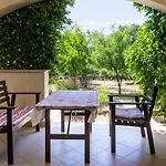 Apartments And Rooms Mofardin