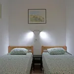 Studio Apartment Michelle - Intermezzo With Sea View