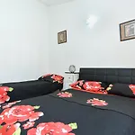 Apartments Zlata 2222
