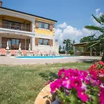 Villa Nevena In Buici Porec For Max 10 Persons 6Km From The Beach