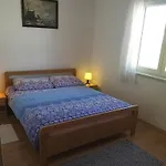 Apartment Vjera Liznjan