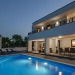 Villa Anna Barbariga, New 2022 Luxurious Villa With Private Pool!