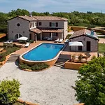 Villa Luxoria Ema