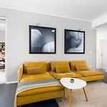 Modern Center City Appartment