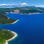Villa Lulu With Heated Pool, Sauna & Hot Tub