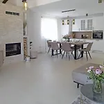 Villa Stare Brajde In Vela Traba - Haus Fuer 6 Personen