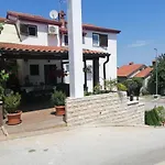 Apartments With A Parking Space Dajla, Novigrad - 6935