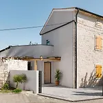 3 Bedroom Nice Home In Medulin