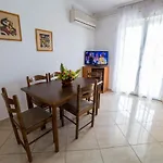 Apertments Jenny For Max 8 Pax In Porec