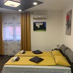 Studio Dama Blizina Amfiteatra I Bus Kolodvora ,Privatan Parking ,Self-Check- In
