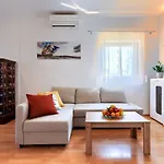Holiday Home Nina - Pul507 By Interhome