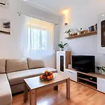 Holiday Home Nina - Pul507 By Interhome