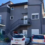 Apartments & Studio Pekica