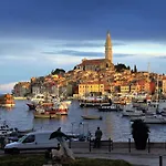 Apartments With A Parking Space Rovinj - 20846
