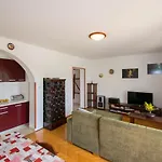 Apartman V In Premantura Near The Center Of Town