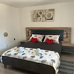 Apartment In Medulin With Terrace, Air Conditioning, Wi-Fi