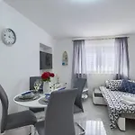 Studio Apartman Luka