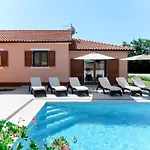 Holiday Home Dori - Lbn394 By Interhome