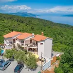 Wonderful Apartments With Heated Pool, Sauna, Jacuzzi And Sea View