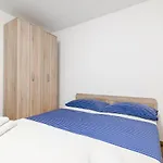 Apartment Premantura 2228A