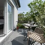 Royal Rei Suite