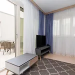 Garden Palace - Apartment Sembid With Terrace