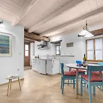 Picturesque Apartment San Rocco 1